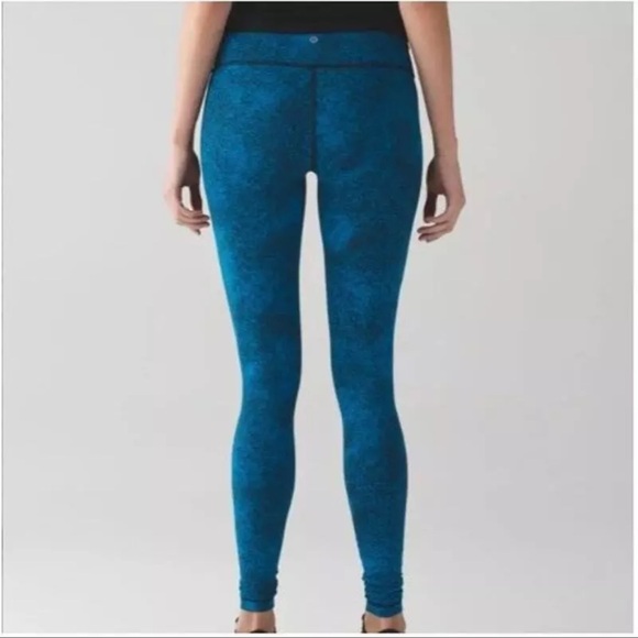 Lululemon Wunder Under Pant III Luon Spray Jacquard
Shocking Blue Black Size 4 - Picture 9 of 10